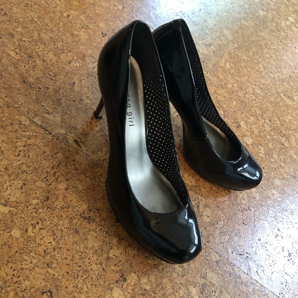 Classic black heels